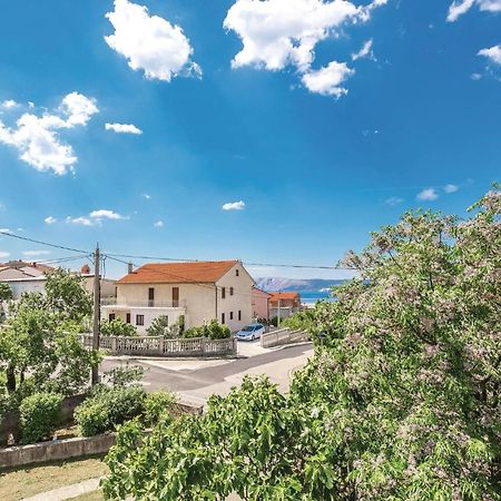 2 Bedroom Stunning Apartment In Novi Vinodolski Exterior foto
