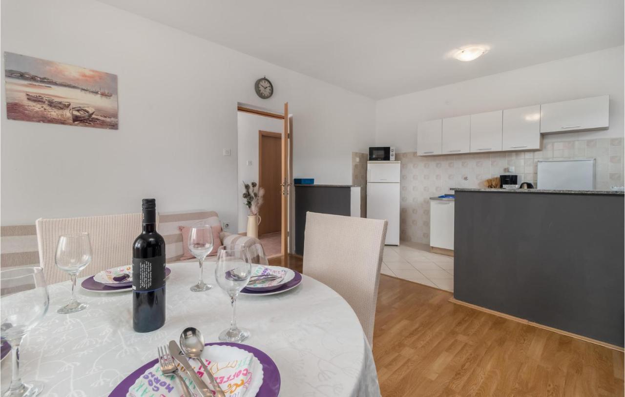 2 Bedroom Stunning Apartment In Novi Vinodolski Exterior foto