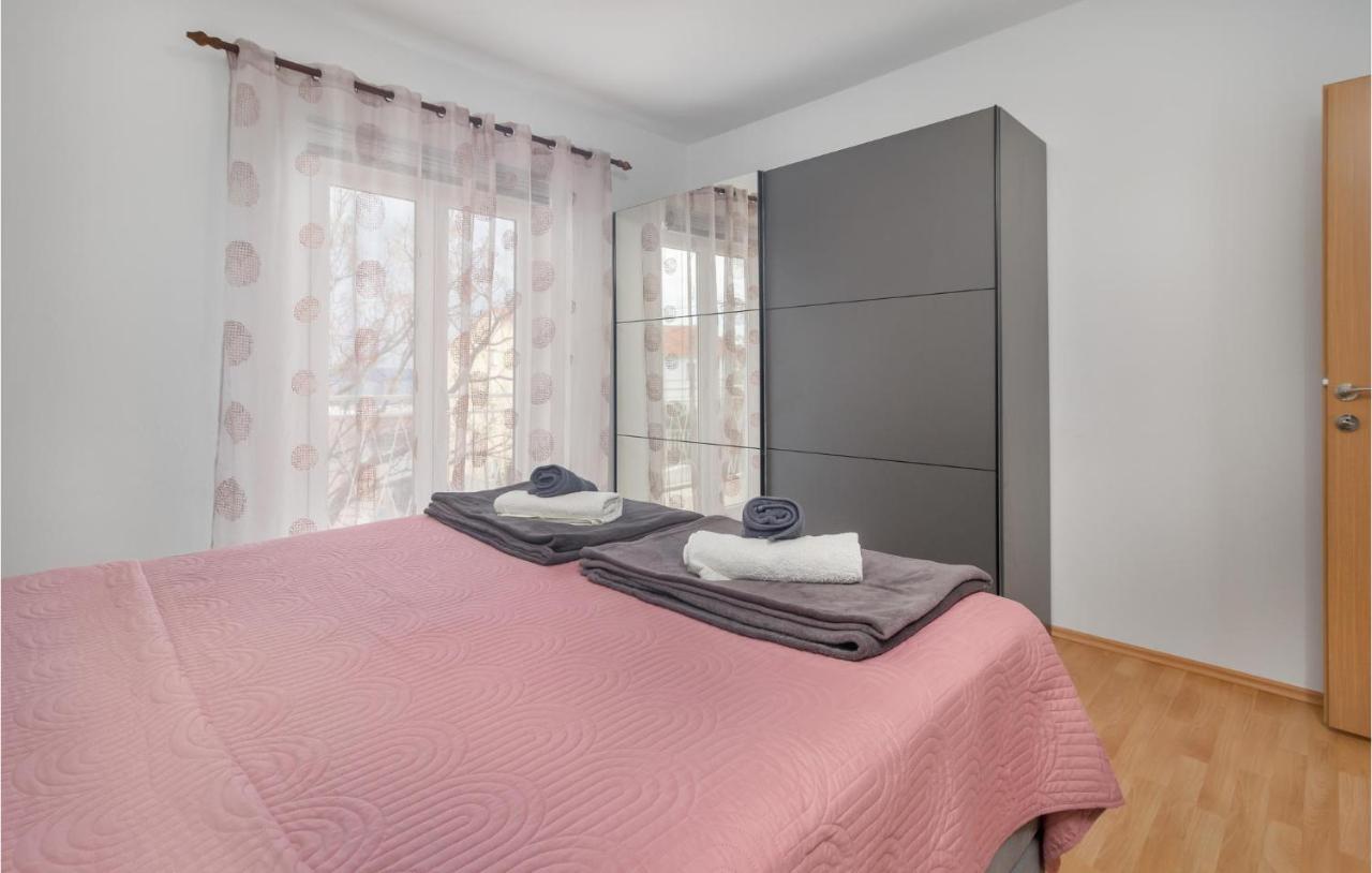 2 Bedroom Stunning Apartment In Novi Vinodolski Exterior foto